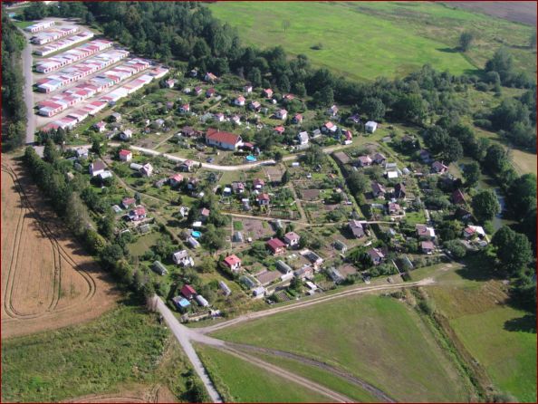 11 zahr�dk��sk� kolonie u zast�vky